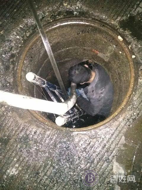 娄底专业疏通下水道马桶改管改道空调清洗加氟清污水